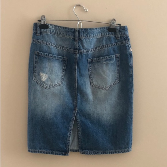 Forever21. Denim Skirt - Picture 2 of 2